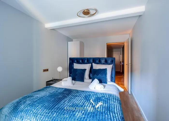 Outre-mer - In Center Of Daire