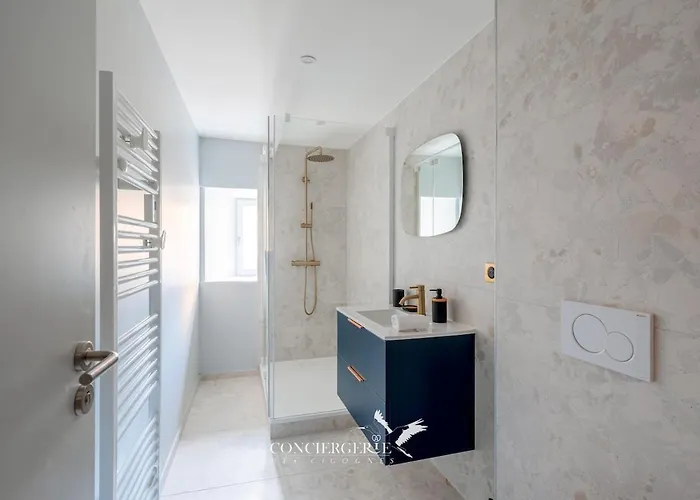 Outre-mer - In Center Of Daire Colmar